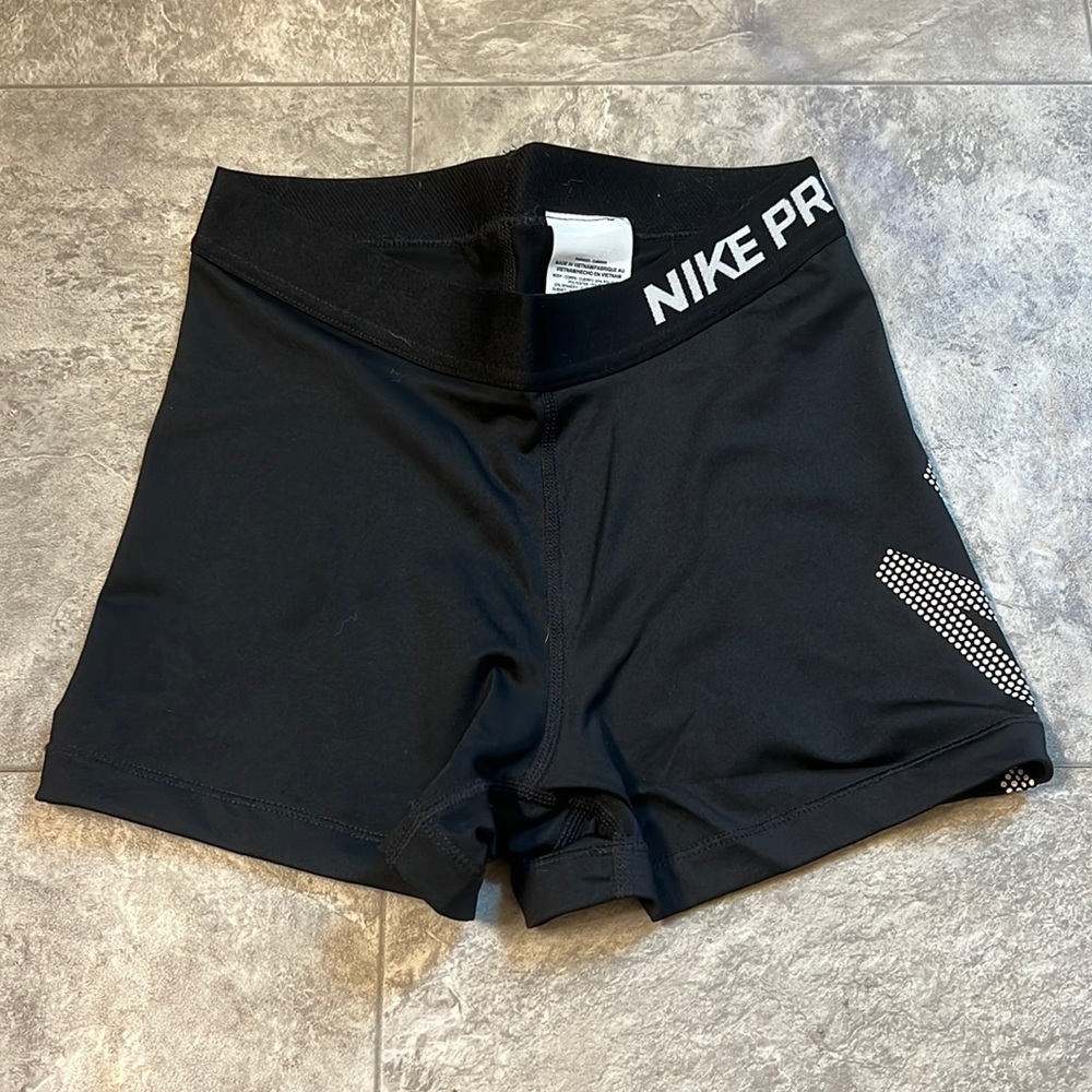 Black Nike pro shorts
